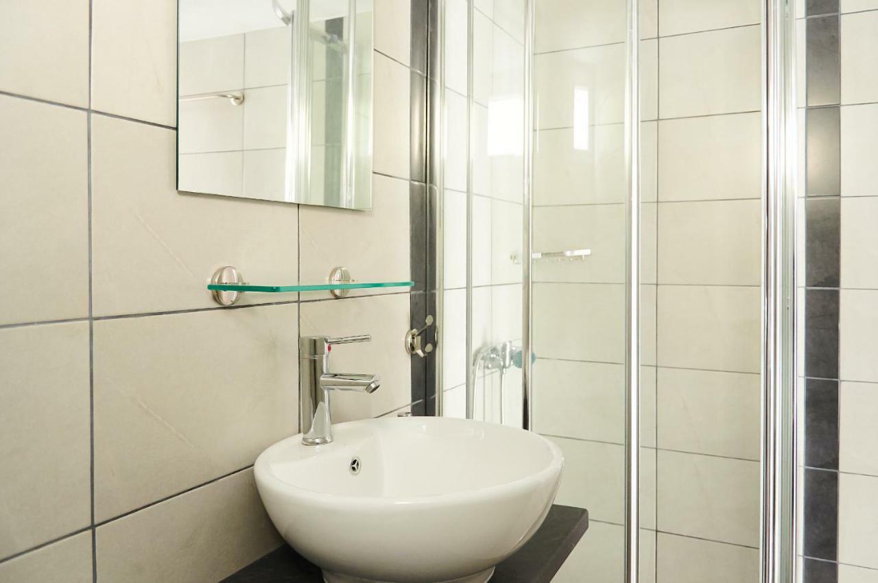 Spacious Apartment-600M From The Subway Atene Esterno foto